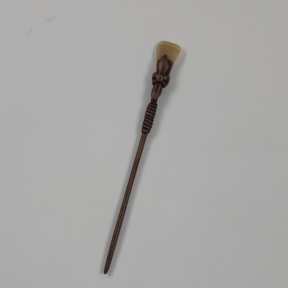 Elegant Brown Hair Stick